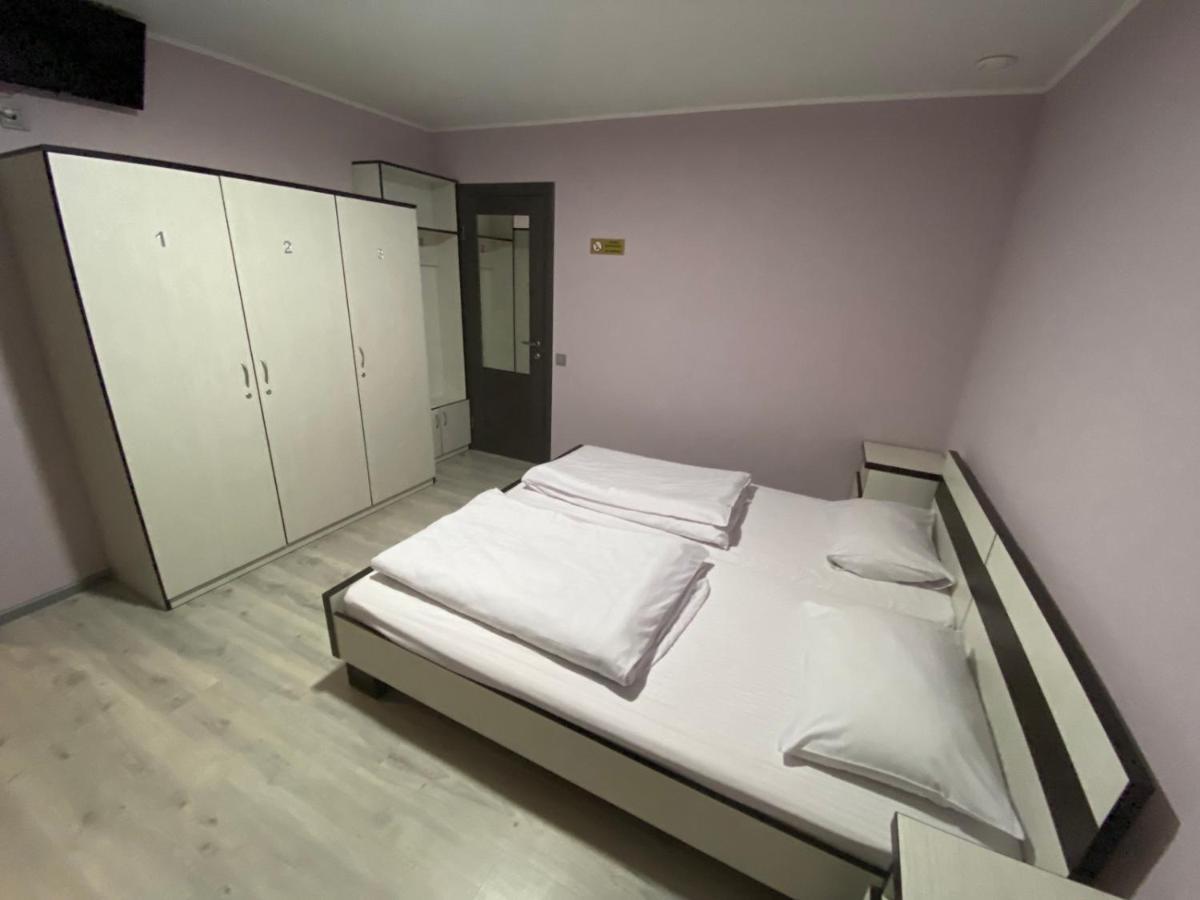 Guest House Max Khmelnytskyi Exterior photo
