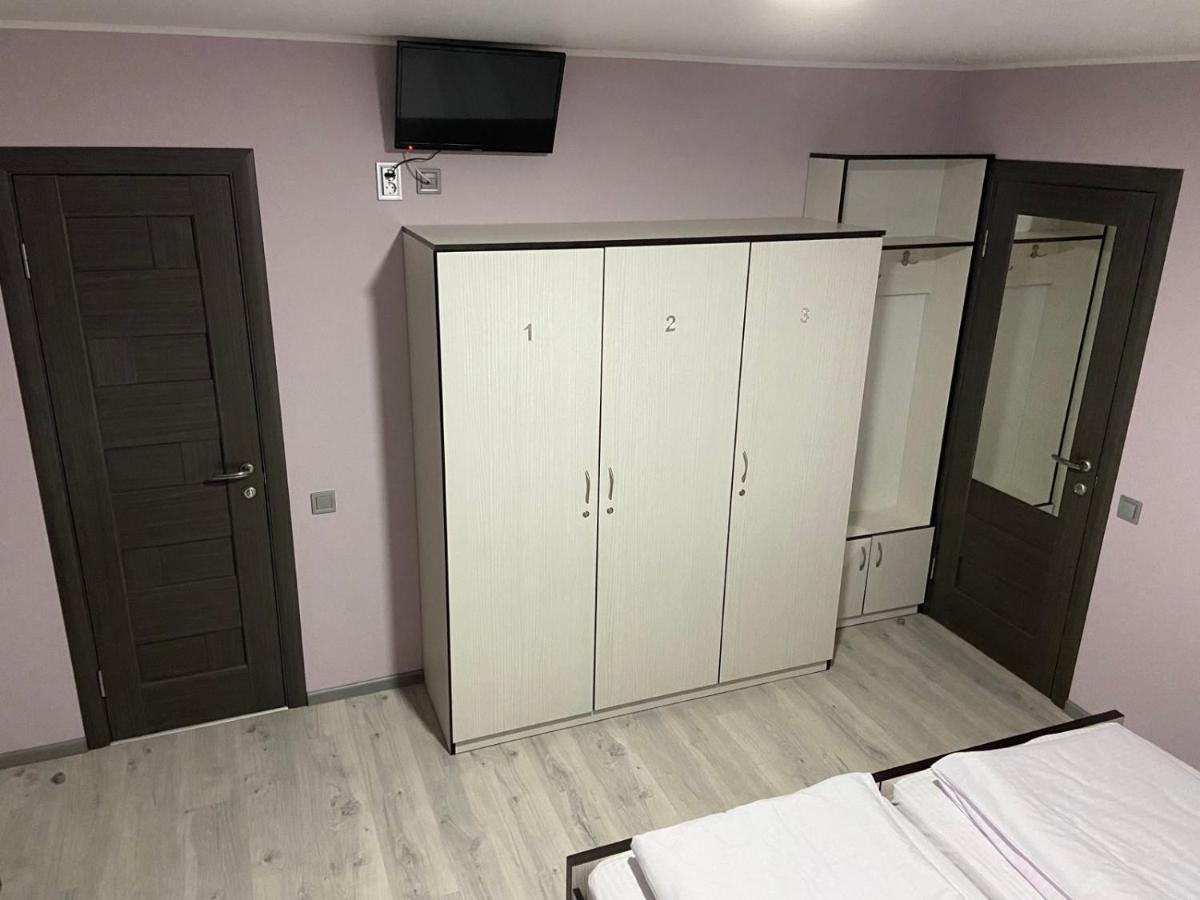 Guest House Max Khmelnytskyi Exterior photo