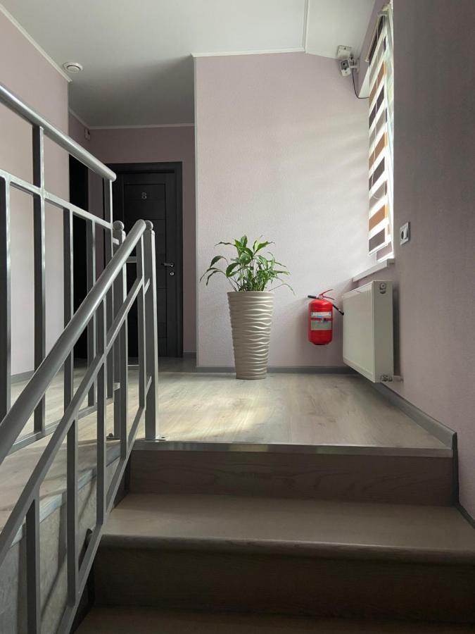 Guest House Max Khmelnytskyi Exterior photo