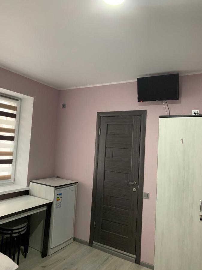 Guest House Max Khmelnytskyi Exterior photo