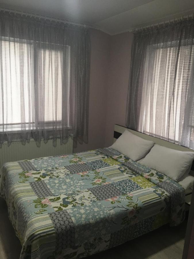 Guest House Max Khmelnytskyi Exterior photo