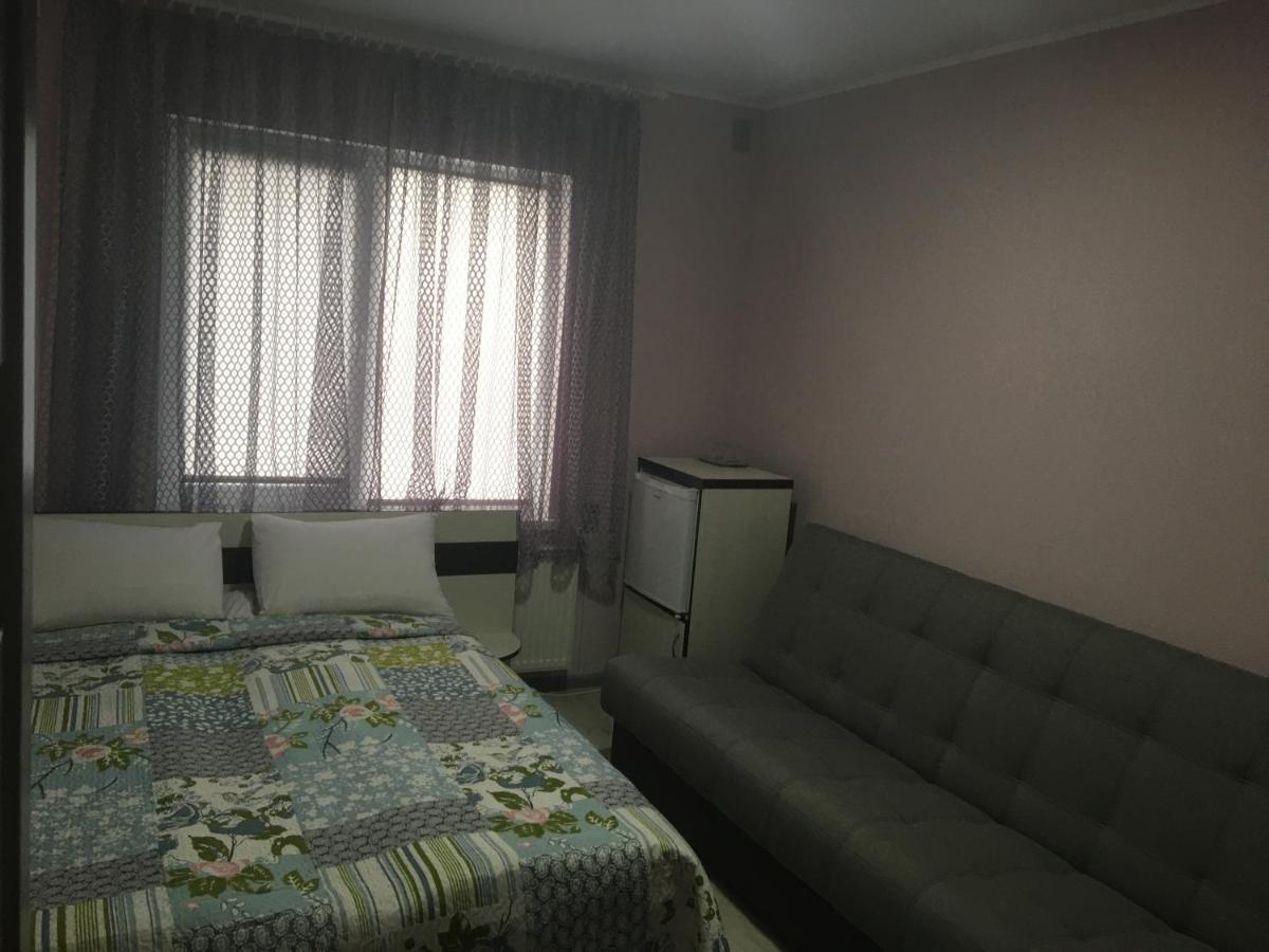 Guest House Max Khmelnytskyi Exterior photo