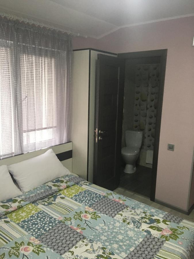 Guest House Max Khmelnytskyi Exterior photo